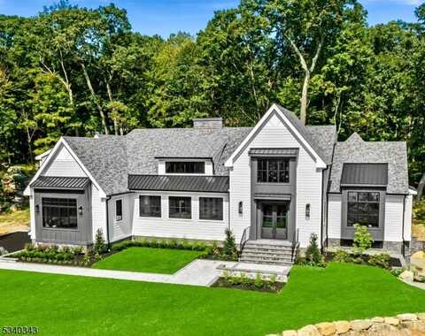 768 W Shore Dr, Kinnelon, NJ 07405