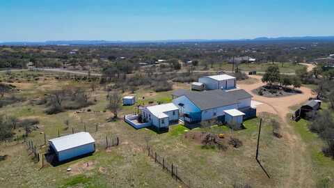 202 W Rio Llano Drive, Llano, TX 78643