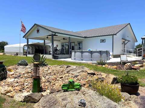 202 W Rio Llano Drive, Llano, TX 78643