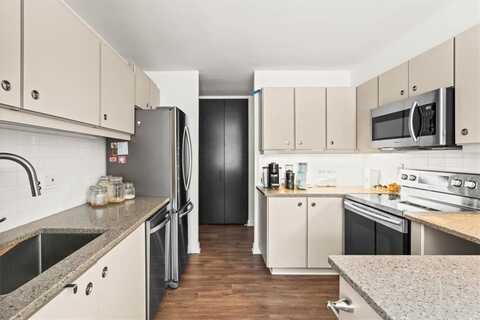 2525 Main Street, Kansas City, MO 64108