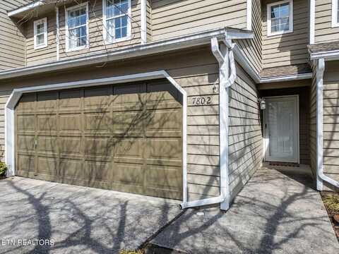 7802 Village Drive, Knoxville, TN 37919