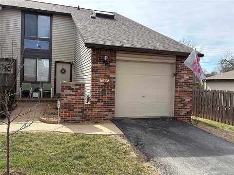 11652 Cedar Walk, Unincorporated, MO 63146