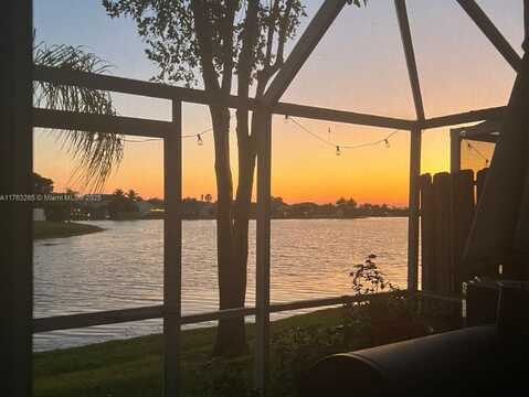 1315 Presidio Dr, Weston, FL 33327