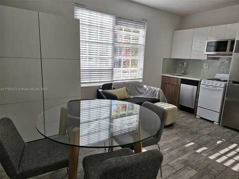 741 15th St, Miami Beach, FL 33139
