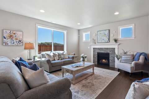 71 NW Walnut Avenue, Redmond, OR 97756