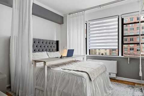 240 46 E, New York (Manhattan), NY 10017