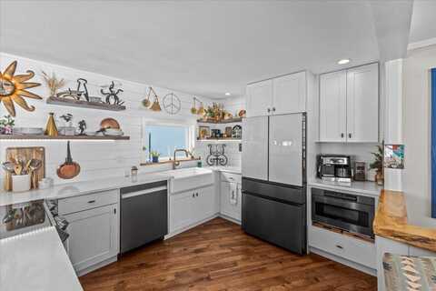355 Summit Road, Warren, VT 05674