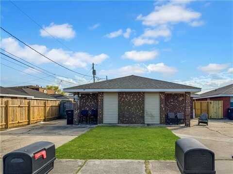 504 DUBARRY Place, Chalmette, LA 70043