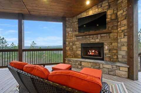 88 East Fork Circle, Broken Bow, OK 74728