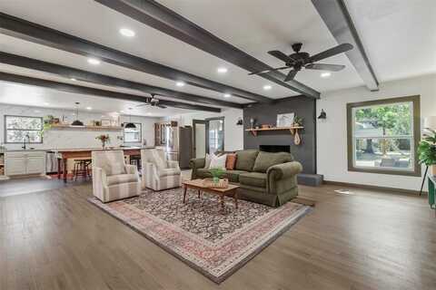 516 N Main Street N, Farmersville, TX 75442