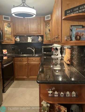 284 Grantham F, Deerfield Beach, FL 33442