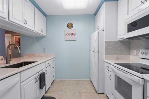1 Plantation Drive unit: 203, Vero Beach, FL 32966