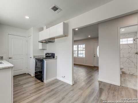 810 WEIZMANN ST, San Antonio, TX 78213