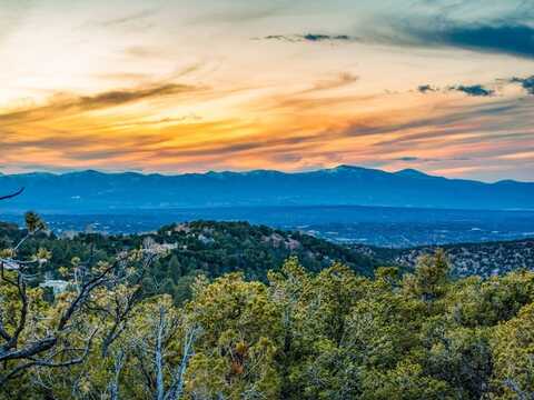2351 Via Colibris, Santa Fe, NM 87501