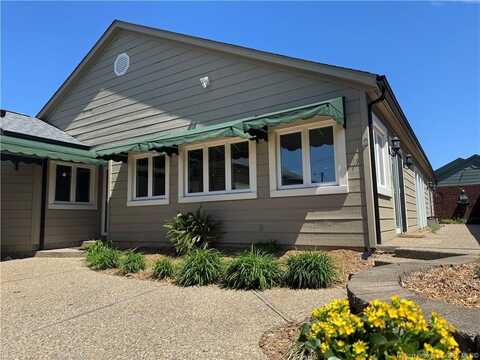 4 Charlestown Court, Jeffersonville, IN 47130