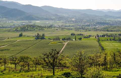 540 N Valley View Road, Ashland, OR 97520