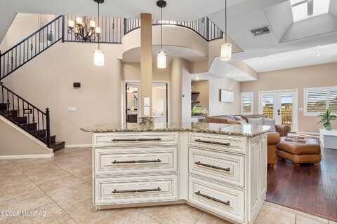 6547 N Turnberry Drive, Tucson, AZ 85718
