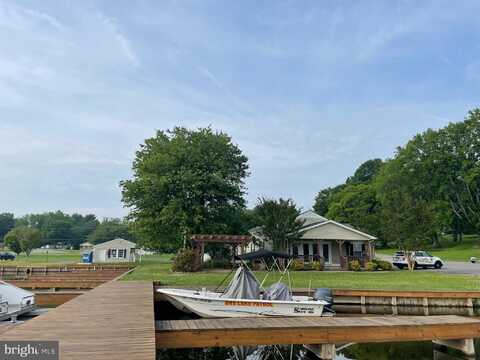 515 S LAKESHORE DRIVE, LOUISA, VA 23093