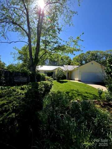 15 Primrose Lane, Asheville, NC 28805