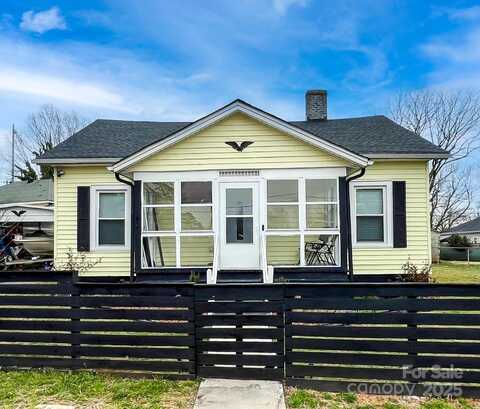 101 Loya Street, Mount Holly, NC 28120
