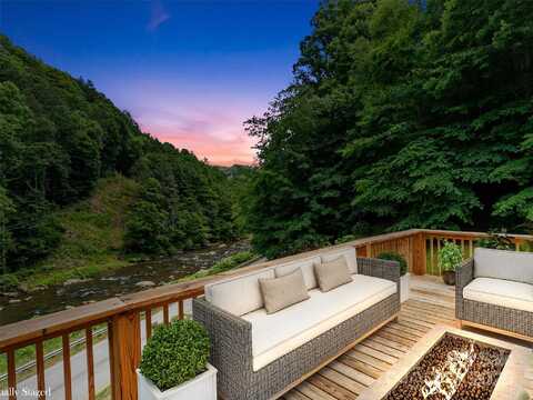 12982 US Hwy 19W None, Burnsville, NC 28714