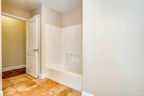 Shay, CANTONMENT, FL 32533