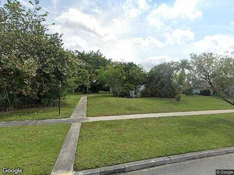 West, ROYAL PALM BEACH, FL 33411