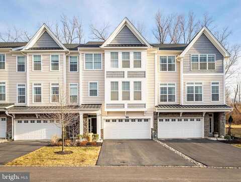Julia, CONSHOHOCKEN, PA 19428