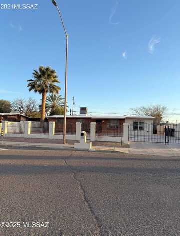 Calle Aurora, TUCSON, AZ 85711