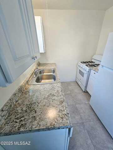 9Th, TUCSON, AZ 85713