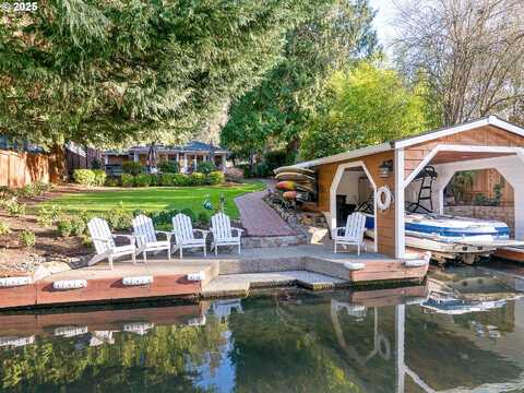 Kelok, LAKE OSWEGO, OR 97034