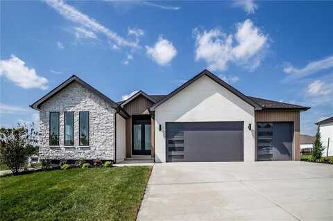 2604 NE Crestview Street, Blue Springs, MO 64029