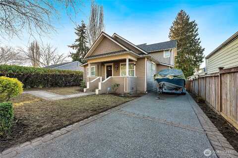 41St, SEATTLE, WA 98136
