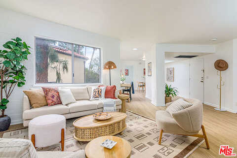 Cahuenga, LOS ANGELES, CA 90068