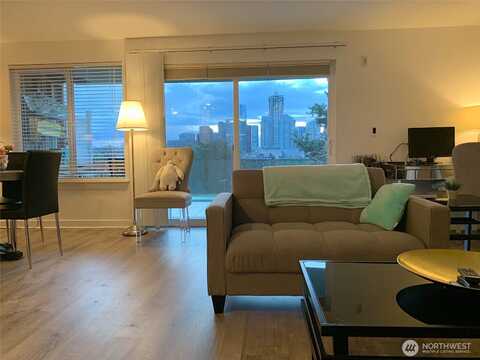 122Nd, BELLEVUE, WA 98005