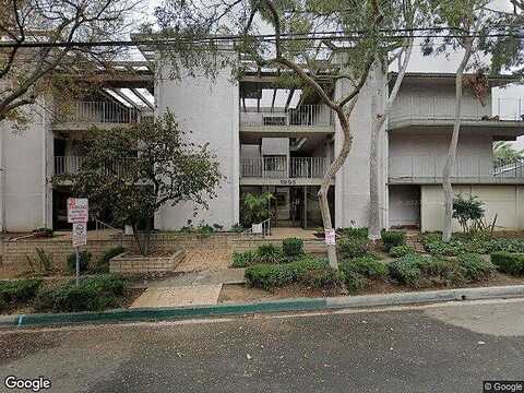 Molino Ave, Signal Hill, CA 90755