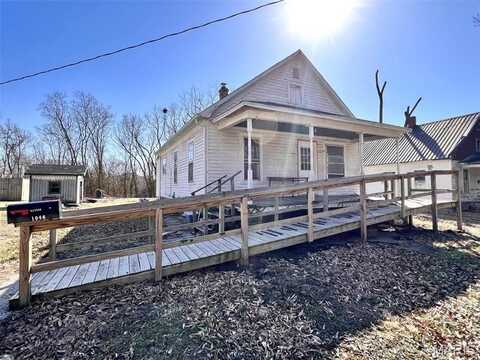 1046 E Water Street, Hillsboro, IL 62049