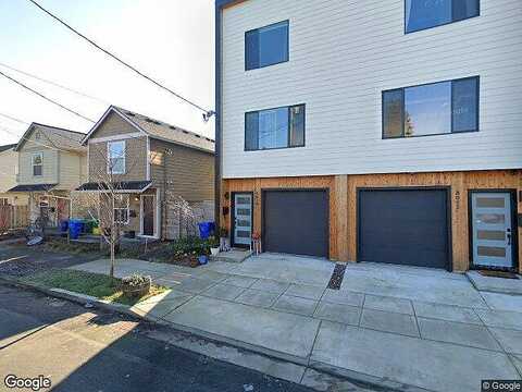 Holladay, PORTLAND, OR 97213