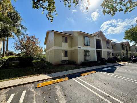 717 Gardens Dr, Pompano Beach, FL 33069
