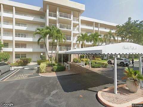 Oaks Clubhouse Dr, Pompano Beach, FL 33069
