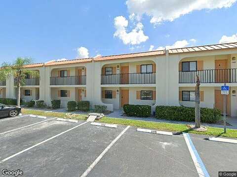 Amberwood Lake Ct, Fort Myers, FL 33908