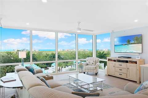 Pelican Bay Blvd, Naples, FL 34108