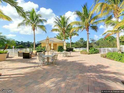 Vanderbilt Dr, Naples, FL 34110