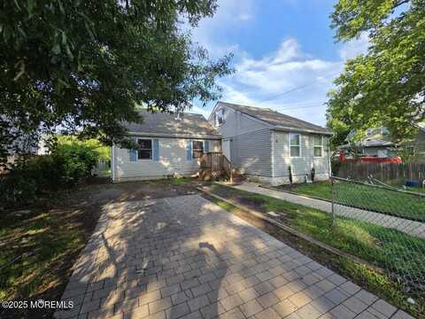 18 Braden Place, Keansburg, NJ 07734