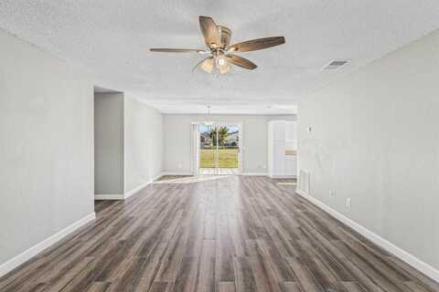 2122 SE Heathwood Circle, Port Saint Lucie, FL 34952