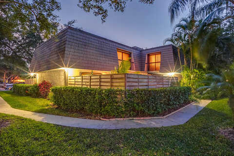 14Th, PALM BEACH GARDENS, FL 33418