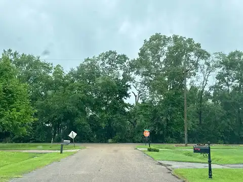 Kari, PRAIRIEVILLE, LA 70769