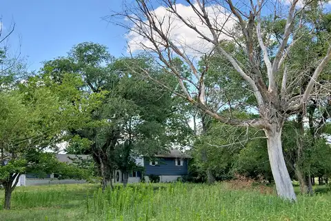Devena, HUTCHINSON, KS 67501