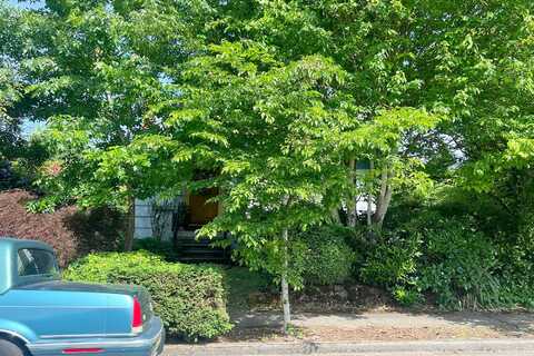 Rodney, PORTLAND, OR 97211