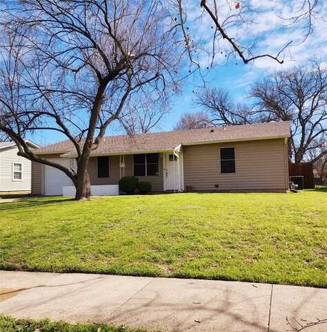 906 Aransas Drive, Euless, TX 76039